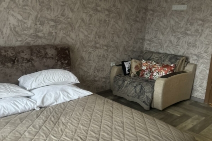 Цена за данную квартиру ДОГОВОРНАЯ . Варьируется и зависит от количества проживающих ,дней проживания